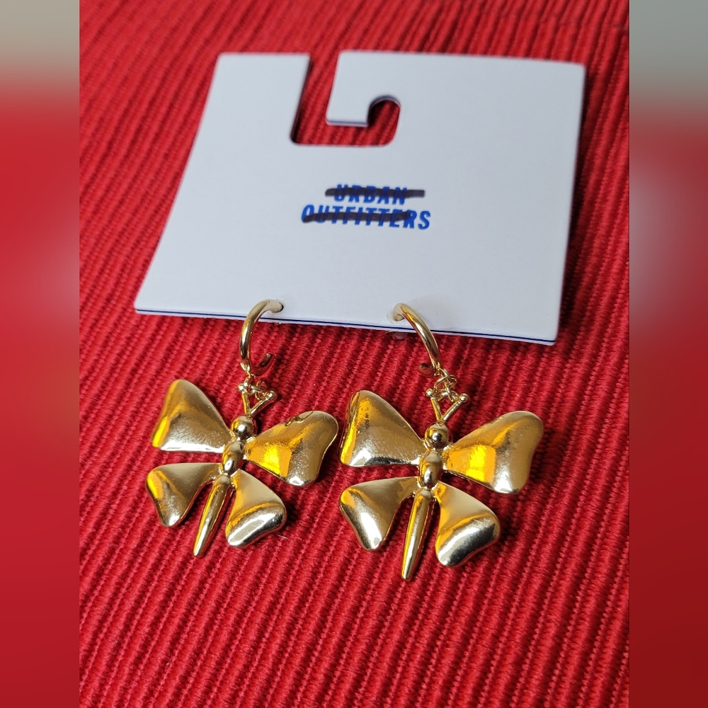 🌴 Urban Outfitters Butterfly Earrings New